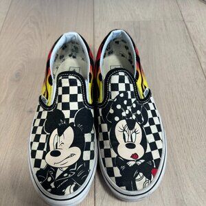 VANS X DISNEY MICKEY AND MINNIE -  UNISEX SIZE MENS 4/WOMENS 5.5/YOUTH 4
